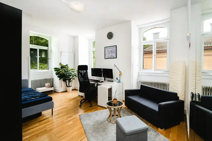 Geräumiges Zimmer in Richtung Garten